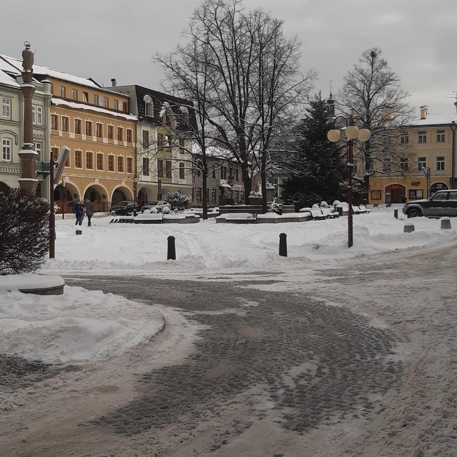 Lovecky Apartman Na Namesti Ve Frenstate Pod Radhostem Frenštát pod Radhoštěm Zewnętrze zdjęcie